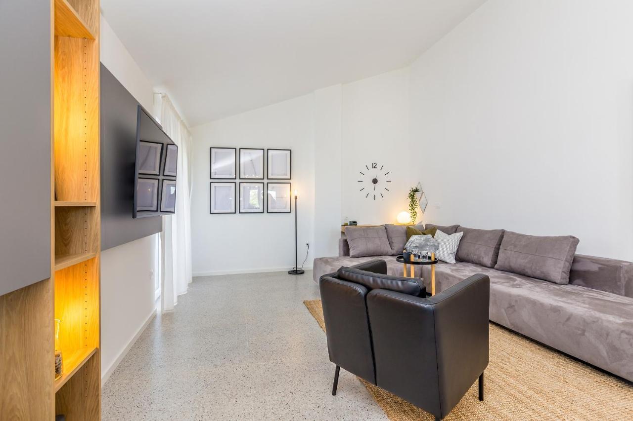 Apartment Laurus Salatić Екстериор снимка